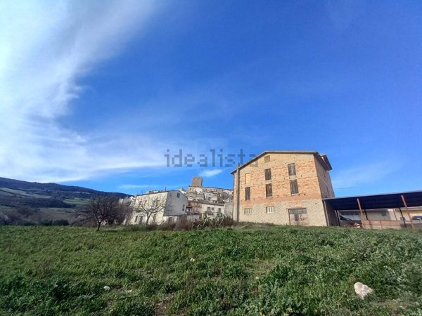 esavano in vendita a Pietramontecorvino