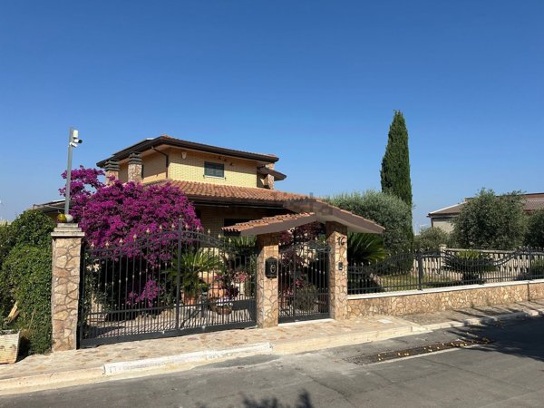 casa indipendente in vendita a Poggio Imperiale