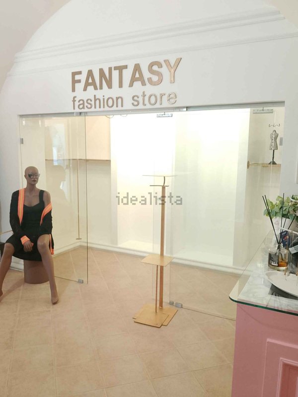 locale commerciale in vendita a Poggio Imperiale