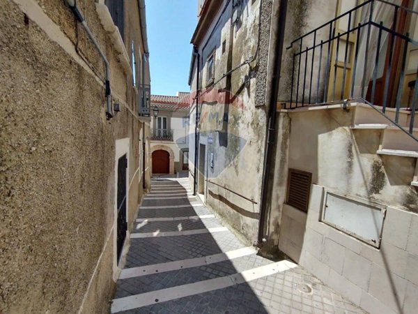 casa indipendente in vendita a Rignano Garganico