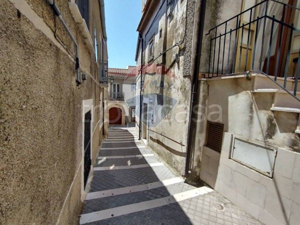 casa indipendente in vendita a Rignano Garganico