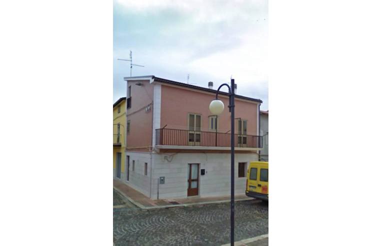 casa indipendente in vendita a Rignano Garganico