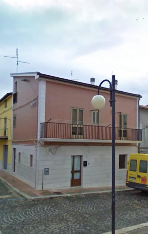 casa indipendente in vendita a Rignano Garganico