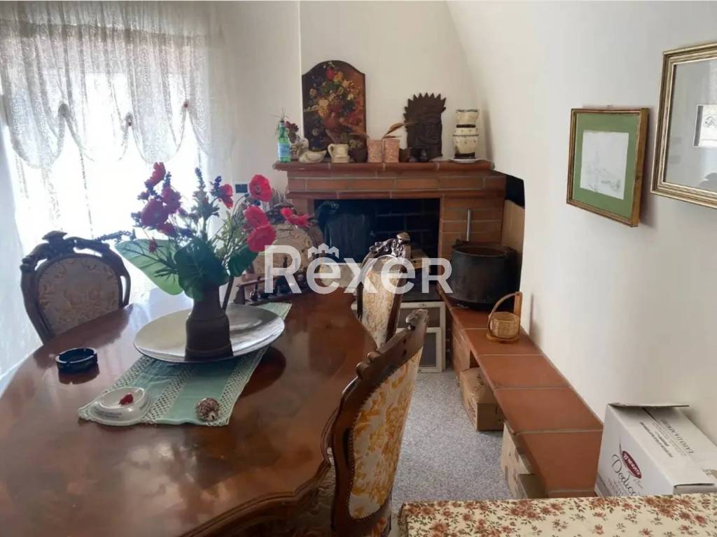 casa indipendente in vendita a Rignano Garganico