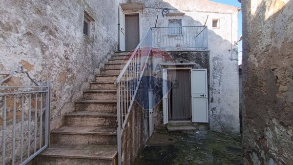 casa indipendente in vendita a Rocchetta Sant'Antonio