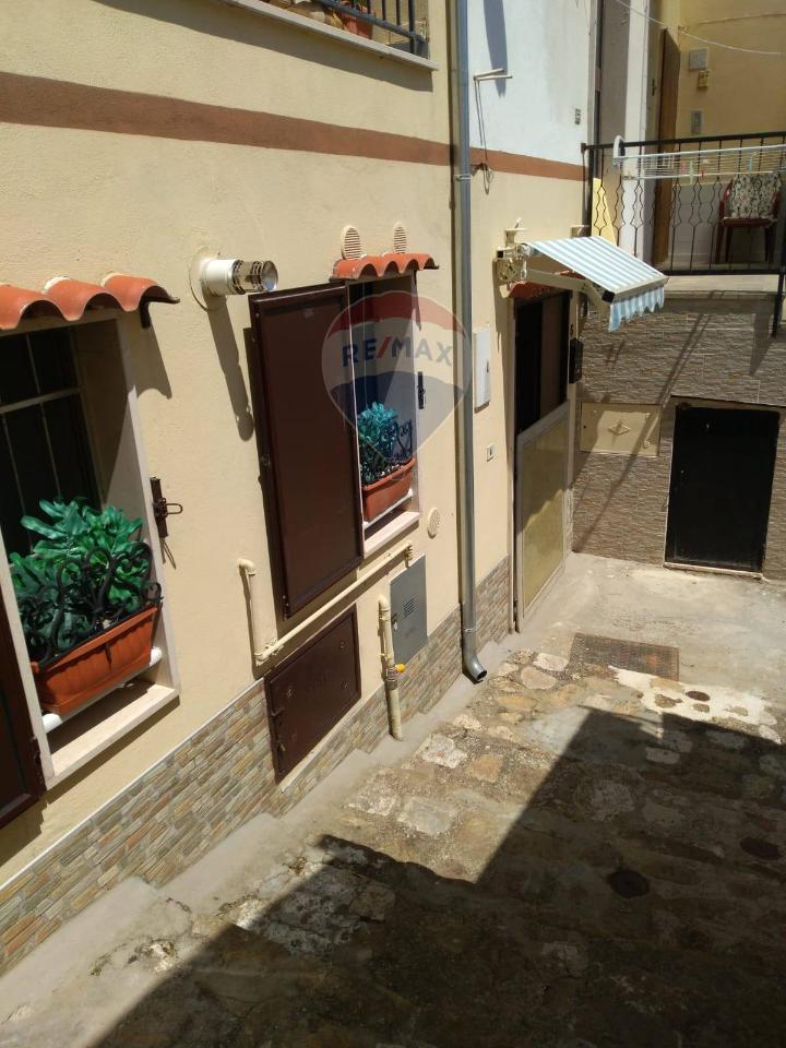 casa indipendente in vendita a Rocchetta Sant'Antonio