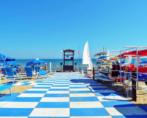 casa indipendente in vendita a Rodi Garganico in zona Lido del Sole