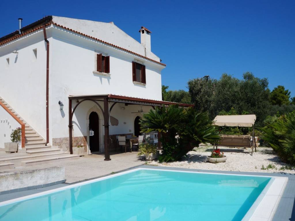 casa indipendente in vendita a Rodi Garganico