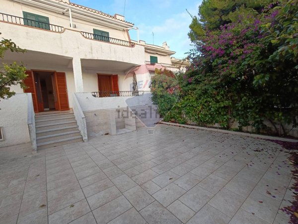 casa indipendente in vendita a Rodi Garganico in zona Lido del Sole