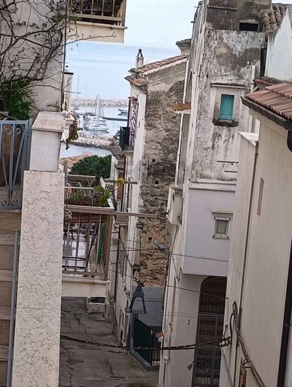 casa indipendente in vendita a Rodi Garganico