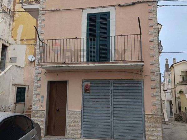 casa indipendente in vendita a Rodi Garganico