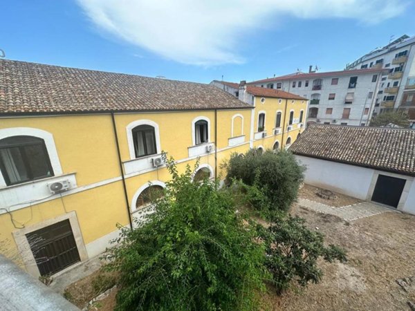 intera palazzina in vendita a Rodi Garganico