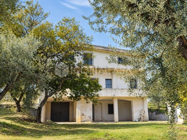 casa indipendente in vendita a Rodi Garganico