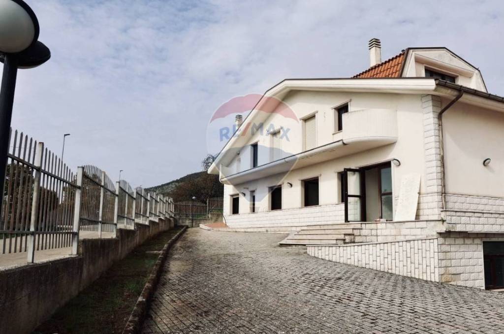 negozio in vendita a San Giovanni Rotondo