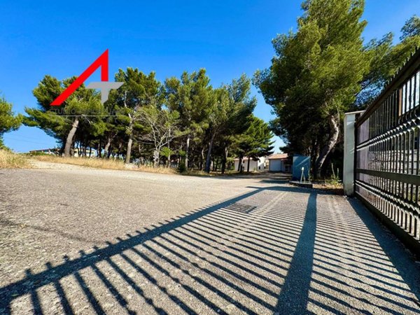 negozio in vendita a San Giovanni Rotondo