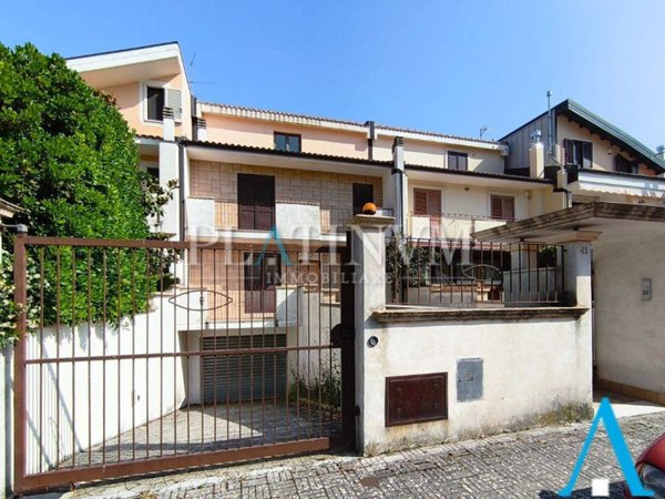 casa indipendente in vendita a San Giovanni Rotondo