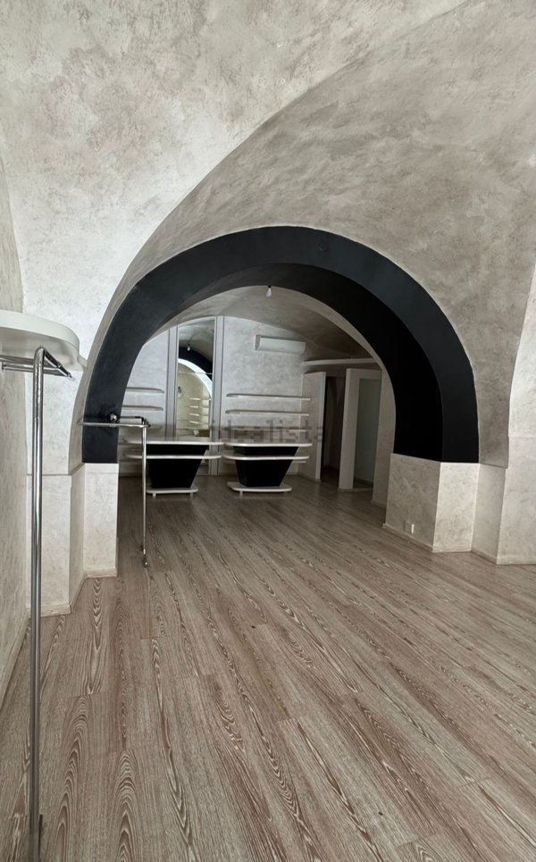 locale commerciale in vendita a San Giovanni Rotondo