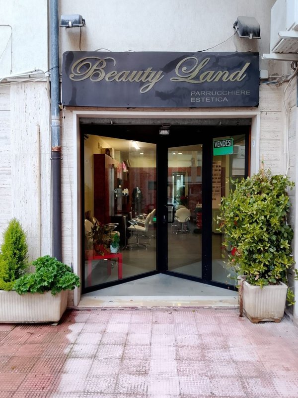 locale commerciale in vendita a San Giovanni Rotondo