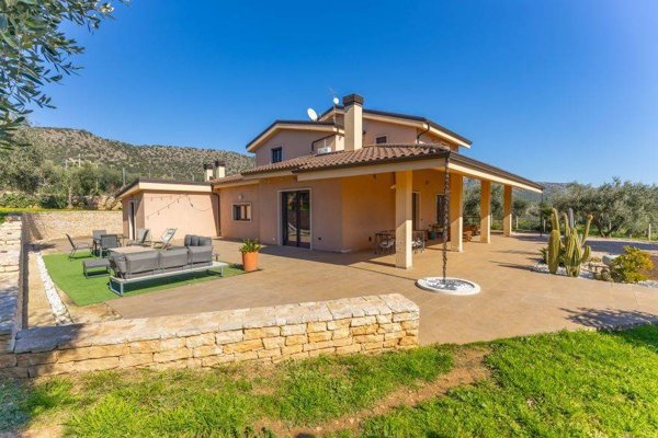 casa indipendente in vendita a San Giovanni Rotondo