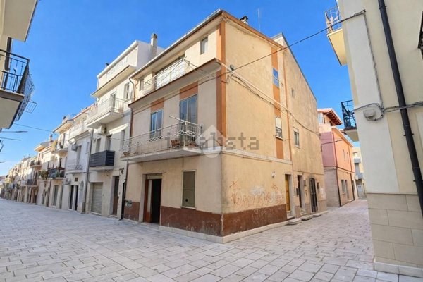 casa indipendente in vendita a San Giovanni Rotondo