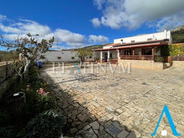casa indipendente in vendita a San Giovanni Rotondo in zona Matine