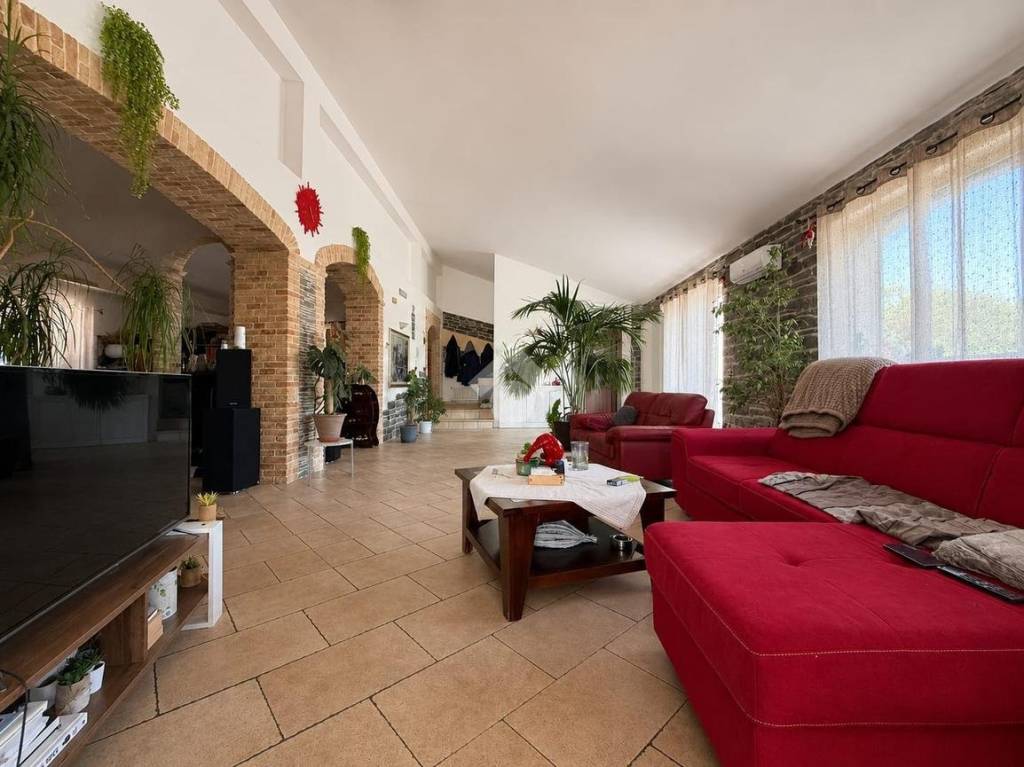casa indipendente in vendita a San Giovanni Rotondo in zona Matine
