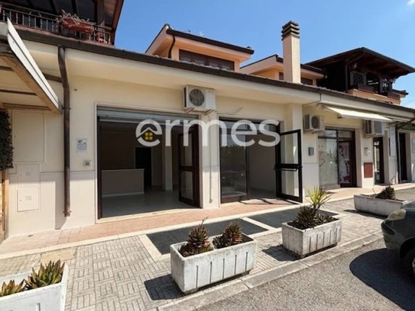 locale commerciale in vendita a San Giovanni Rotondo
