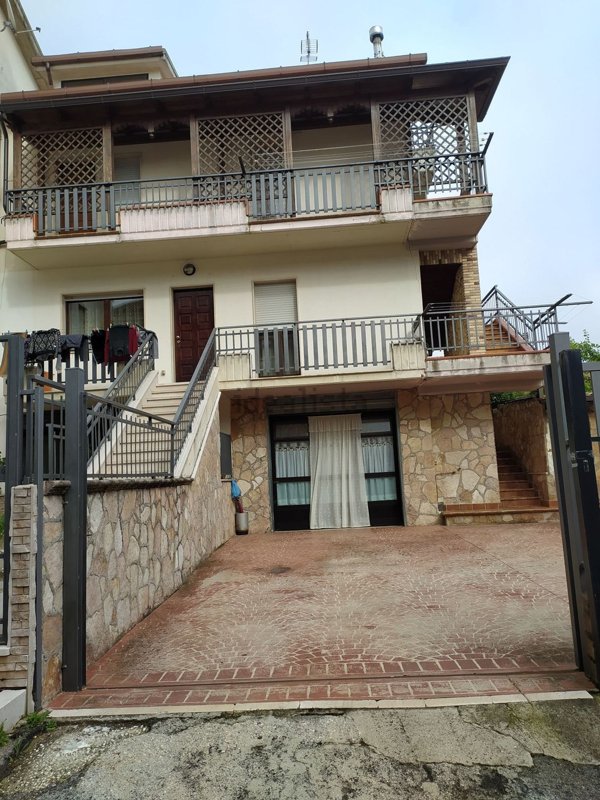 casa indipendente in vendita a San Marco in Lamis
