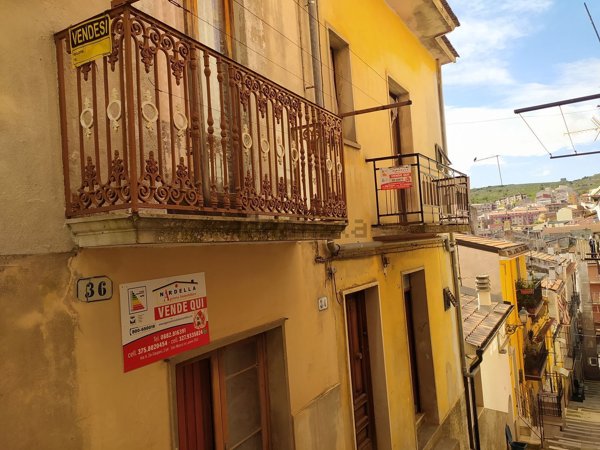 casa indipendente in vendita a San Marco in Lamis