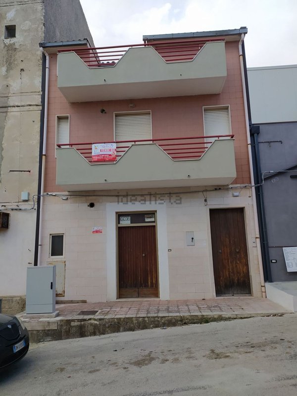 esavano in vendita a San Marco in Lamis in zona Borgo Celano