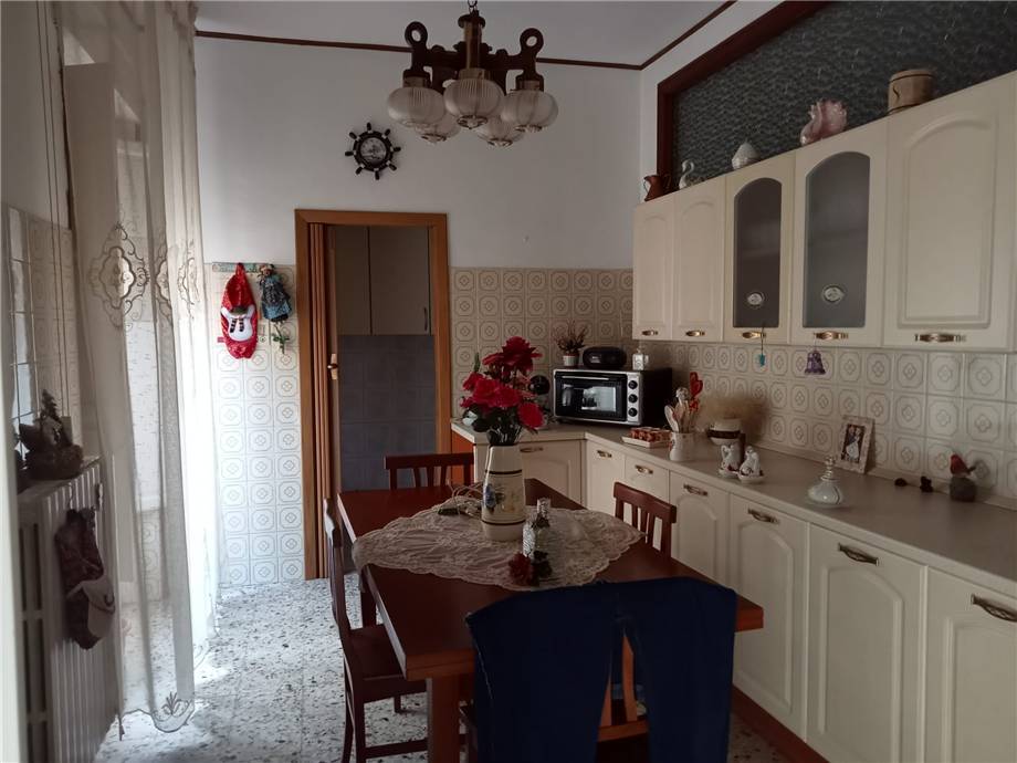 intera palazzina in vendita a San Nicandro Garganico