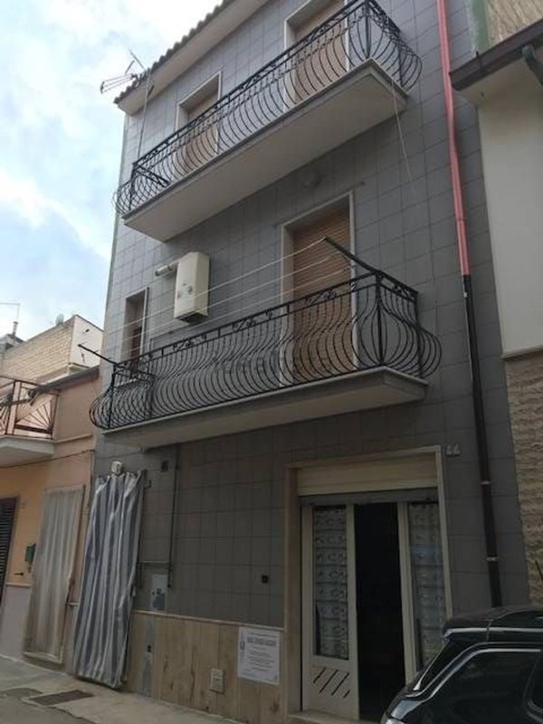 casa indipendente in vendita a San Nicandro Garganico