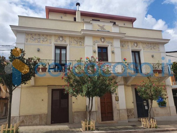 casa indipendente in vendita a San Nicandro Garganico