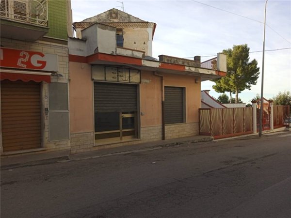 locale commerciale in vendita a San Nicandro Garganico