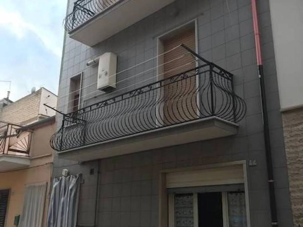 casa indipendente in vendita a San Nicandro Garganico