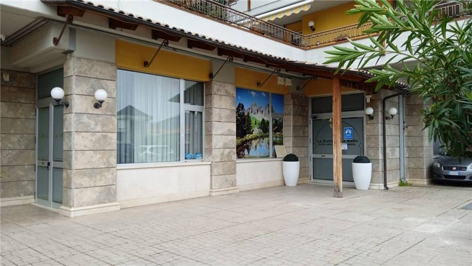 negozio in vendita a San Nicandro Garganico