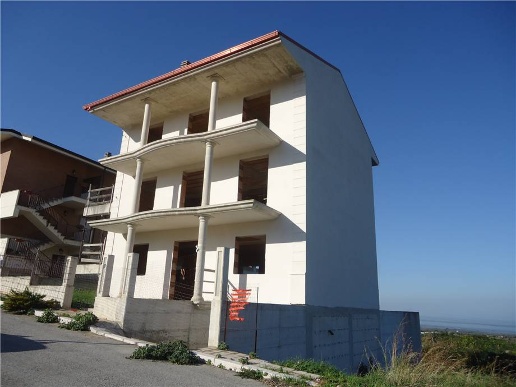 casa indipendente in vendita a San Nicandro Garganico