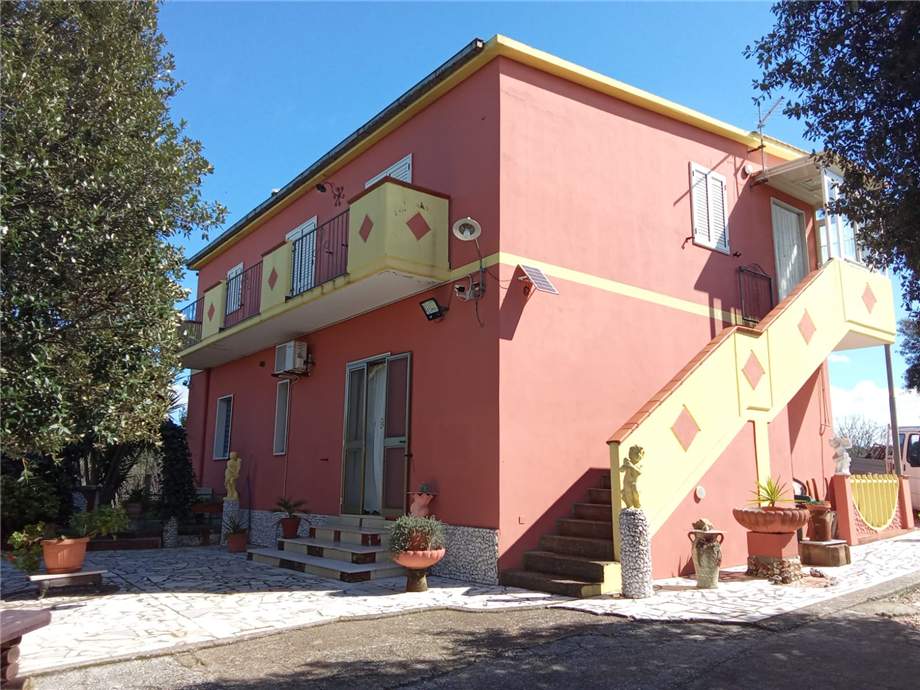 casa indipendente in vendita a San Nicandro Garganico