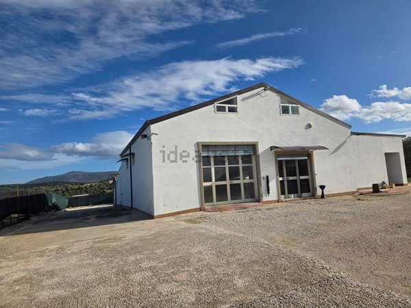 capannone in vendita a San Nicandro Garganico