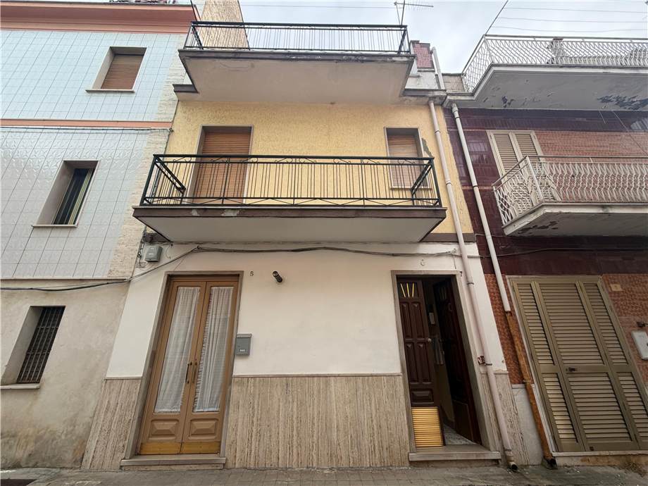 casa indipendente in vendita a San Nicandro Garganico