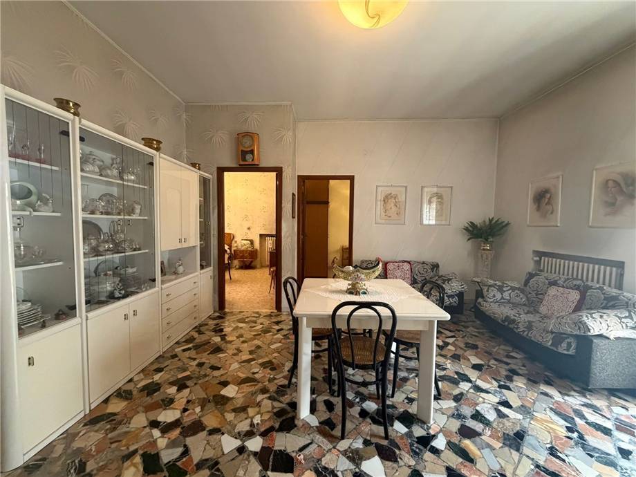 intera palazzina in vendita a San Nicandro Garganico