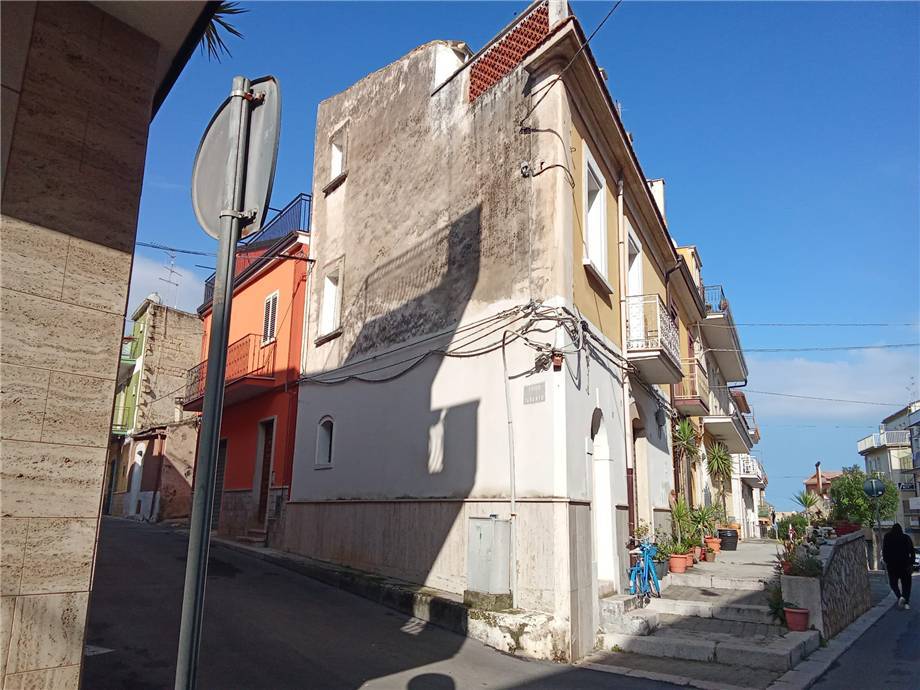 intera palazzina in vendita a San Nicandro Garganico