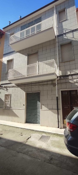 intera palazzina in vendita a San Nicandro Garganico