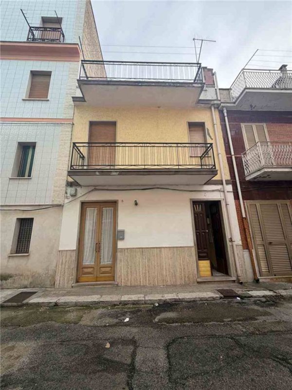 intera palazzina in vendita a San Nicandro Garganico