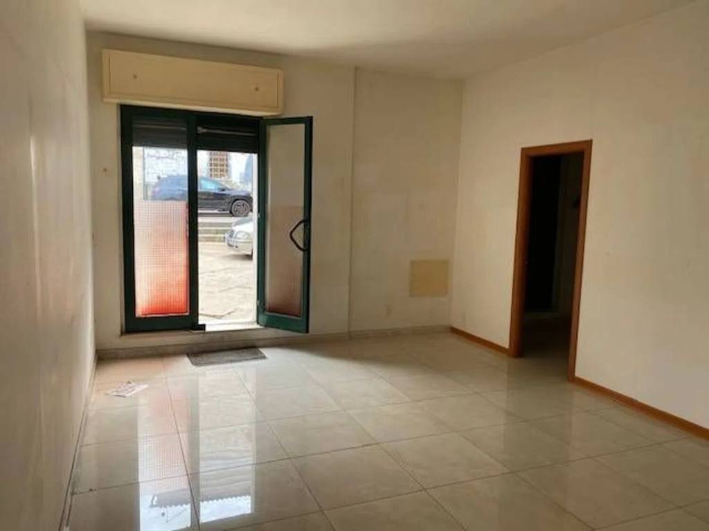 negozio in vendita a San Nicandro Garganico