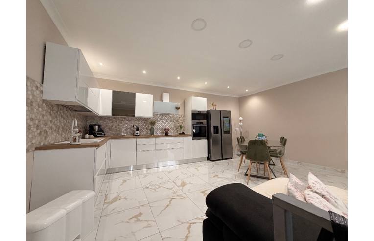 casa indipendente in vendita a San Nicandro Garganico