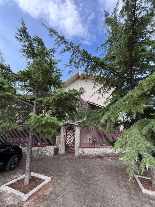 casa indipendente in vendita a San Paolo di Civitate