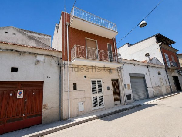 casa indipendente in vendita a San Paolo di Civitate