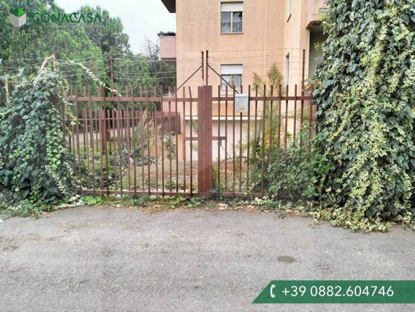 locale commerciale in vendita a San Severo