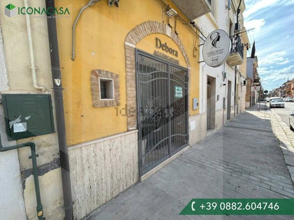 locale commerciale in vendita a San Severo